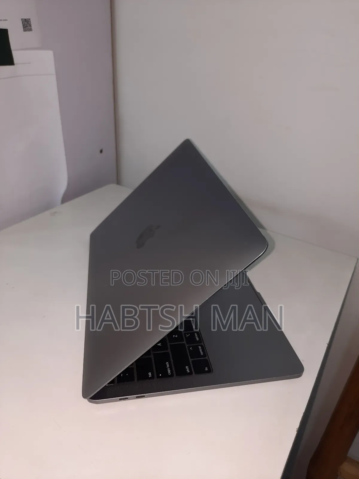 New Laptop Apple MacBook Pro 2019 8GB Intel Core I5 SSD 256GB