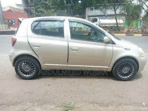 Toyota Vitz 1.0 FWD 5dr 2002 Gold