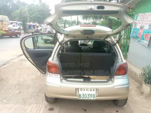 Toyota Vitz 1.0 FWD 5dr 2002 Gold