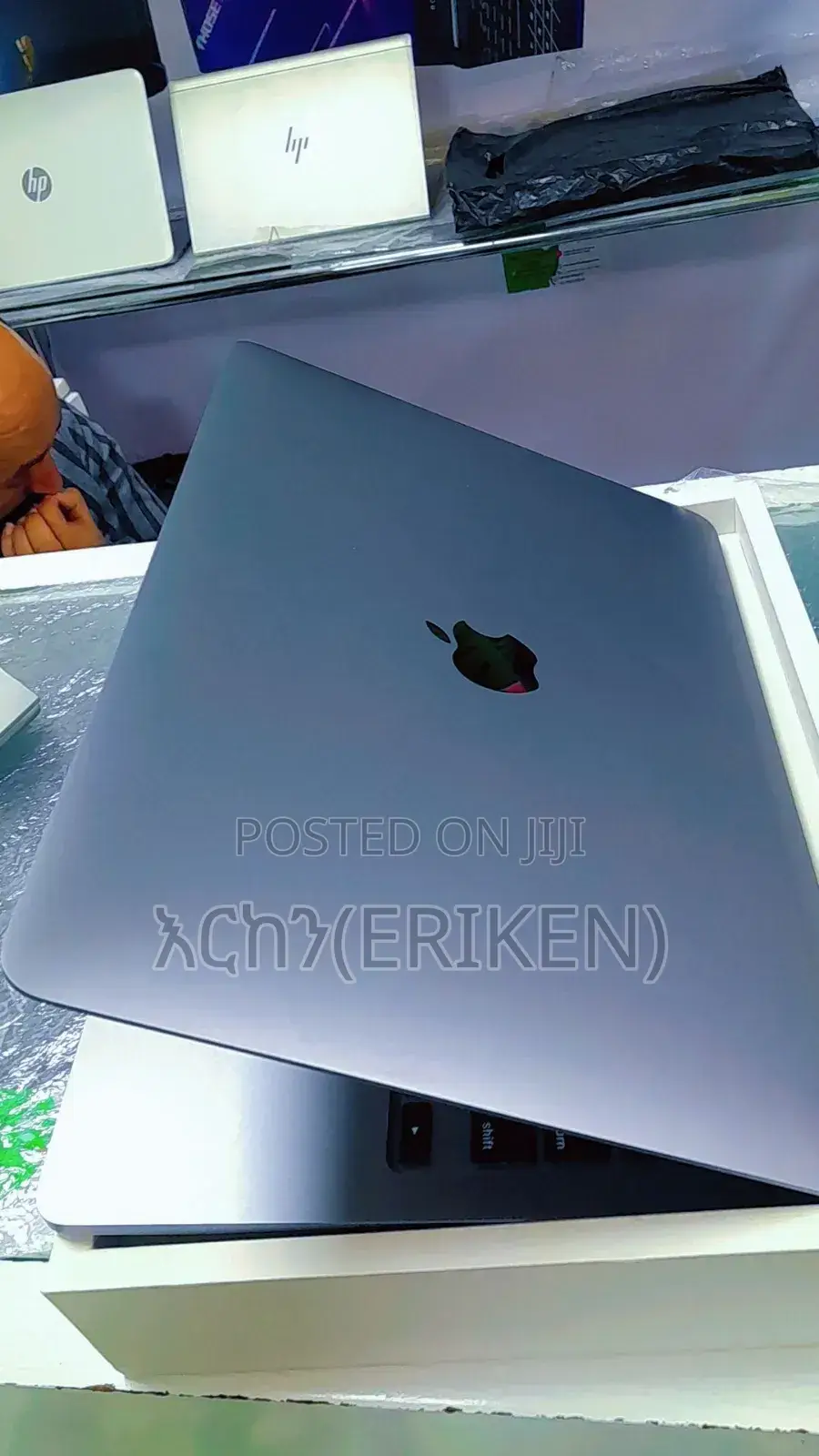 New Laptop Apple MacBook Pro 2020 16GB Intel Core I5 SSD 512GB