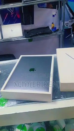 New Laptop Apple MacBook Pro 2020 16GB Intel Core I5 SSD 512GB