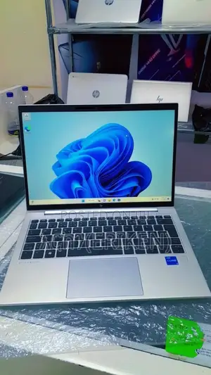 New Laptop HP EliteBook 830 G9 16GB Intel Core I5 SSD 512GB