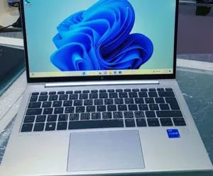 New Laptop HP EliteBook 830 G9 16GB Intel Core I5 SSD 512GB