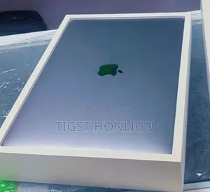 New Laptop Apple MacBook 2020 16GB Intel Core I5 SSD 512GB