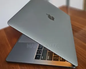 New Laptop Apple MacBook Pro 2019 8GB Intel Core I5 SSD 256GB