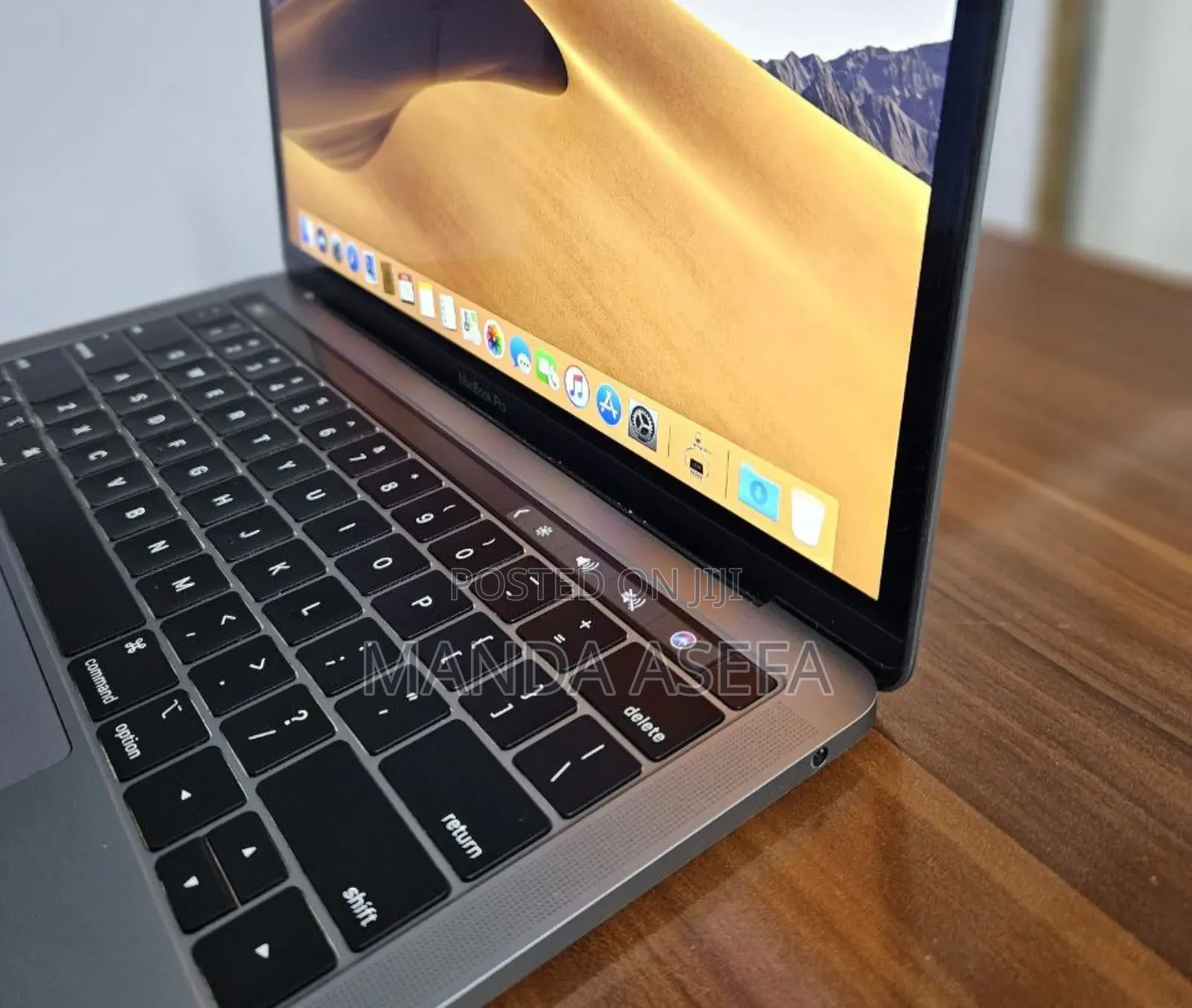 New Laptop Apple MacBook Pro 2019 8GB Intel Core I5 SSD 256GB