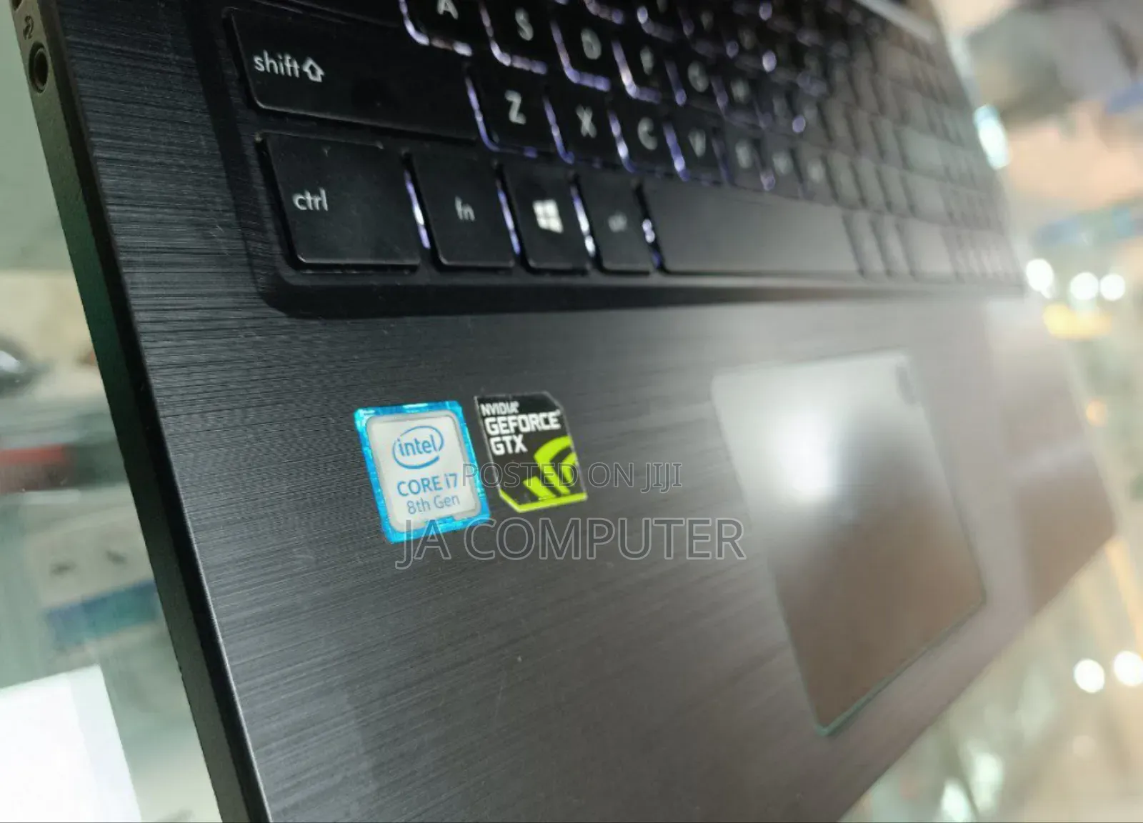 New Asus VivoBook 15 X505BA 16GB Intel Core I7 SSHD (Hybrid) 750GB