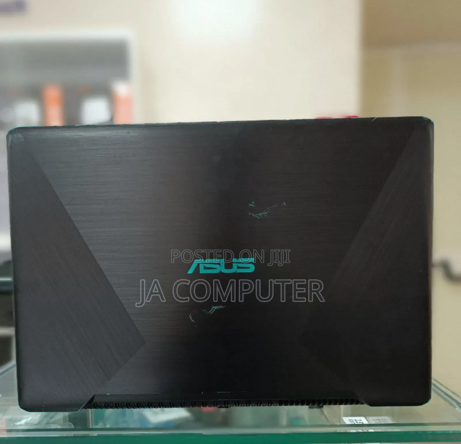 New Asus VivoBook 15 X505BA 16GB Intel Core I7 SSHD (Hybrid) 750GB