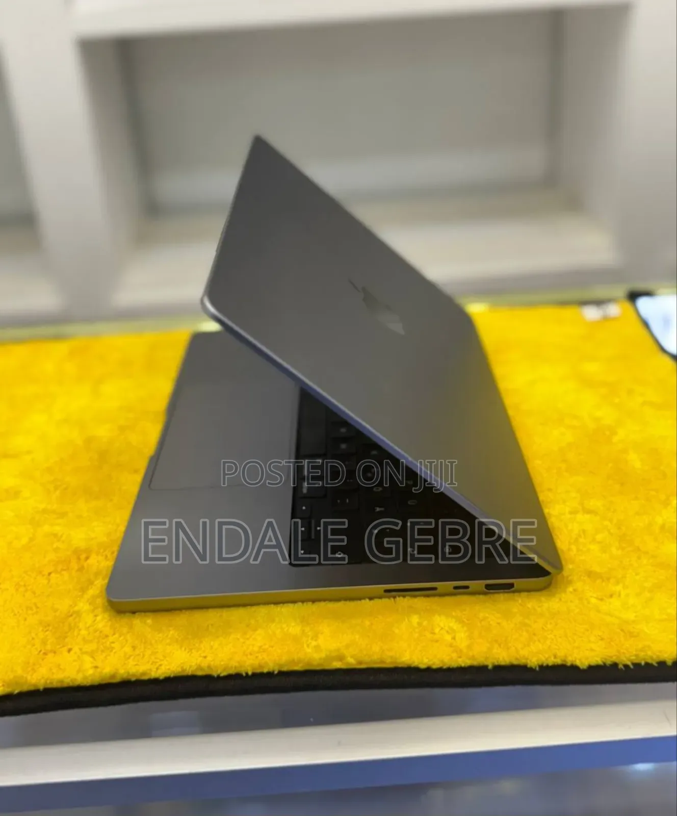 New Laptop Apple MacBook Pro M1 16GB Apple M1 Pro SSD 512GB