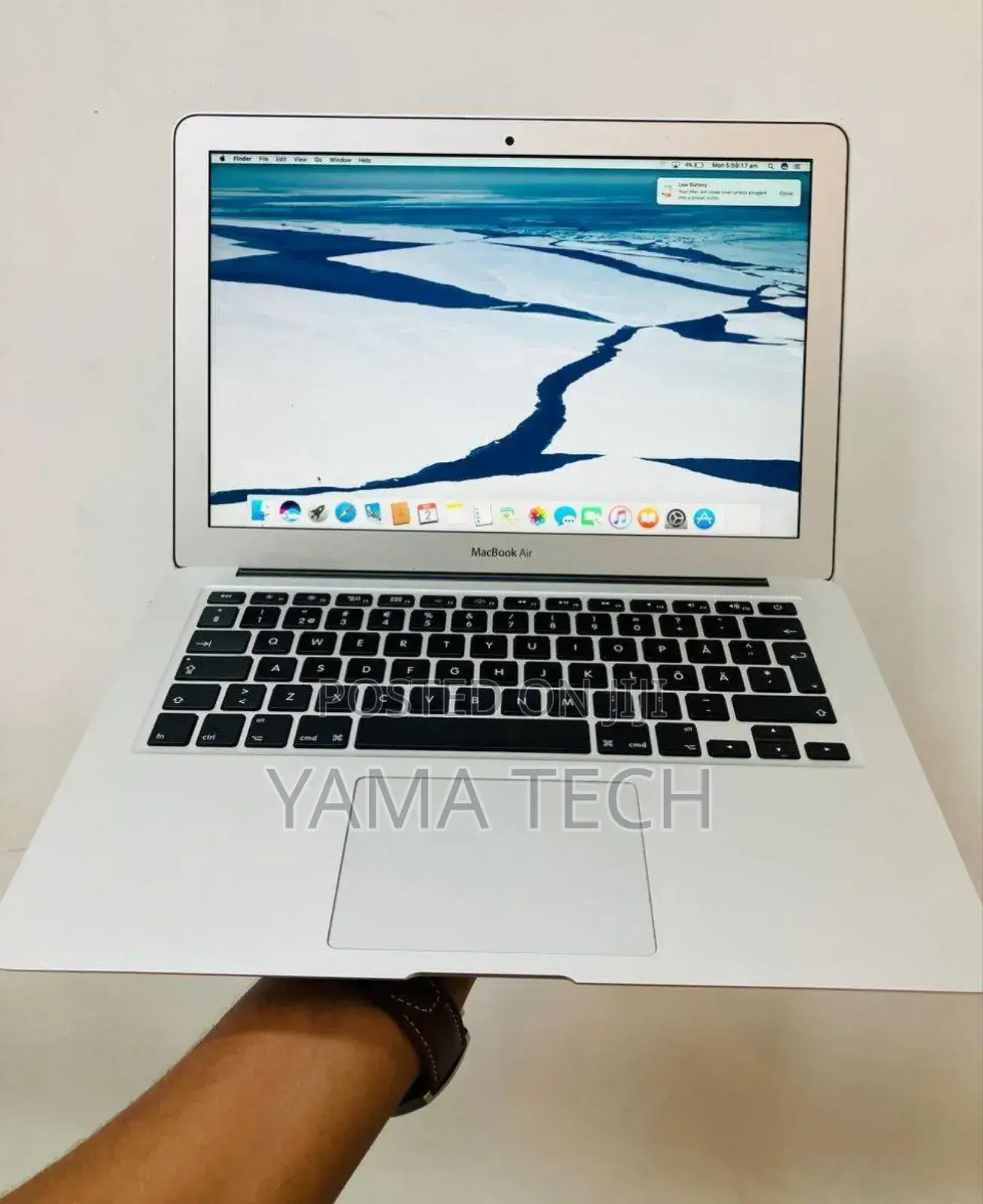 New Laptop Apple MacBook Air 2013 4GB Intel Core I5 SSD 128GB