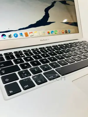 New Laptop Apple MacBook Air 2013 4GB Intel Core I5 SSD 128GB