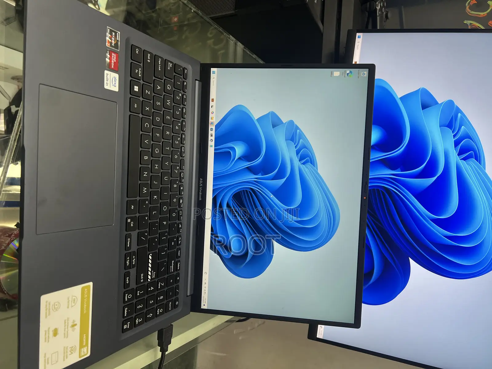 Laptop Asus Vivobook 16 12GB AMD Ryzen 7 SSD 512GB