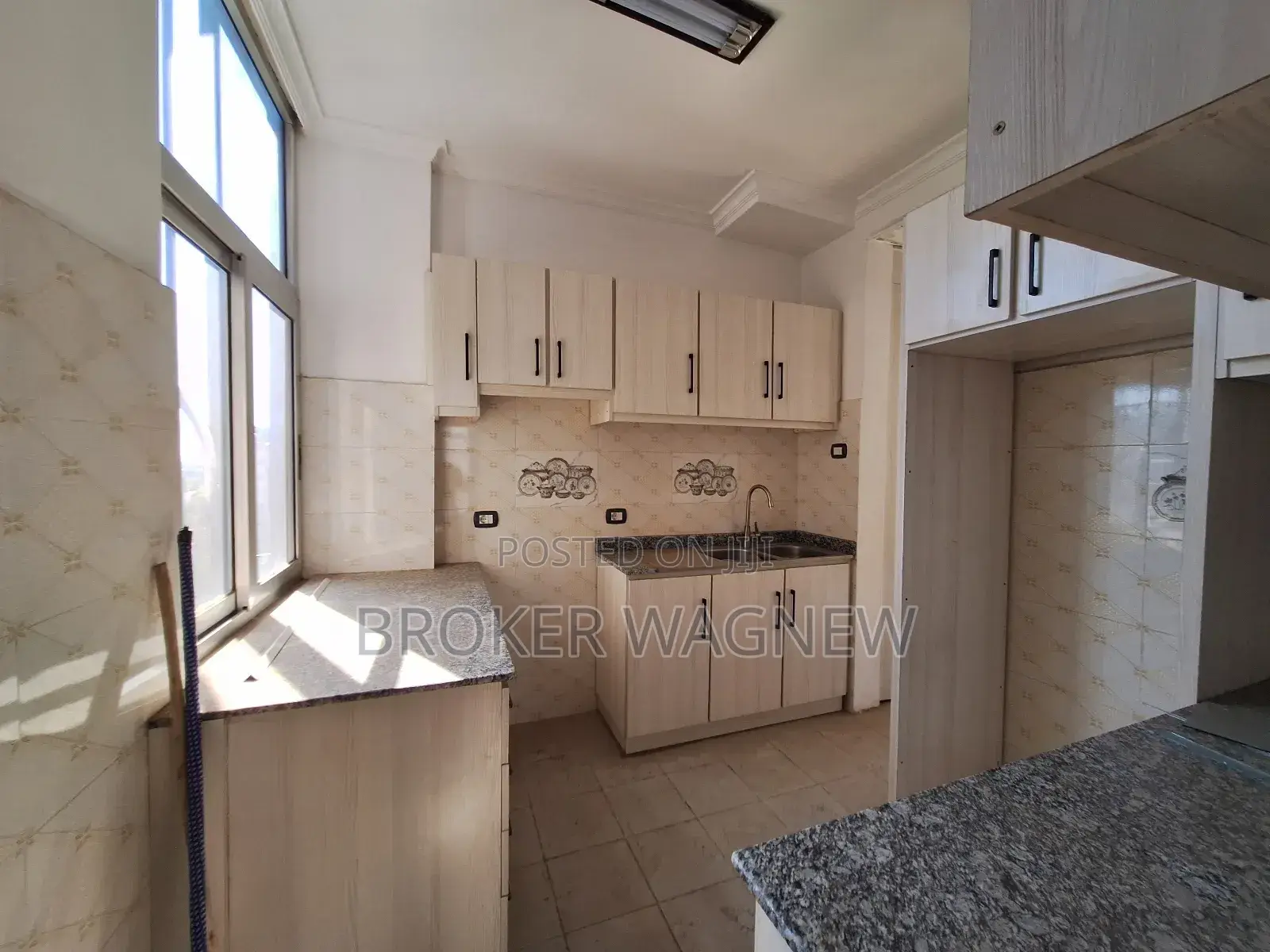 3bdrm Apartment in Kirkos for sale