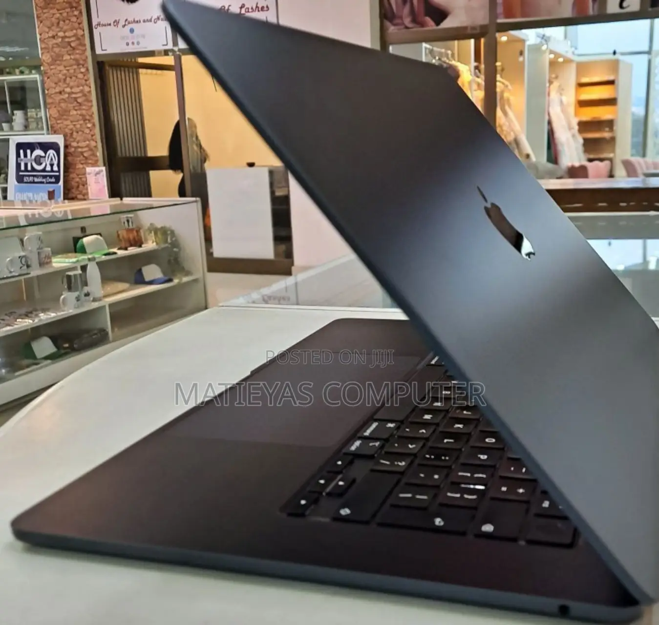 New Laptop Apple MacBook Air 2023 M2 8GB Apple M2 SSD 512GB