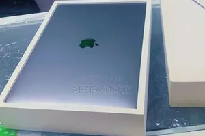Photo - New Laptop Apple MacBook Pro 2020 16GB Intel Core I5 SSD 512GB