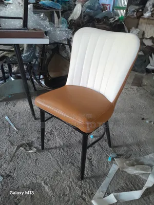 Photo - የሆቴል የካፌ የሬስቶራንት ወምበርና ጠረጼዛ