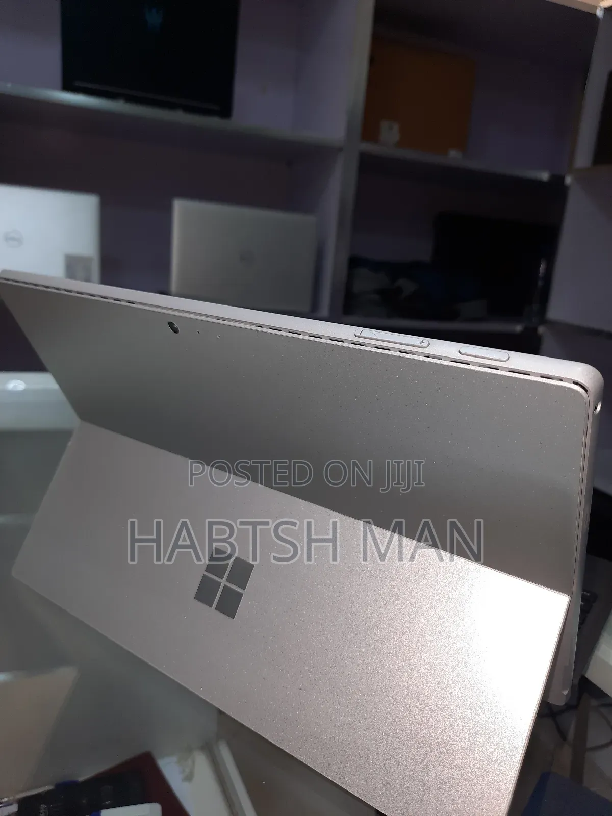 New Laptop Microsoft Surface Pro 5 8GB Intel Core I5 SSD 256GB