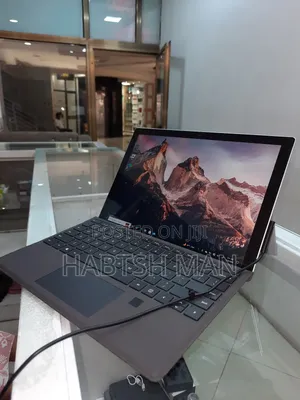 New Laptop Microsoft Surface Pro 5 8GB Intel Core I5 SSD 256GB