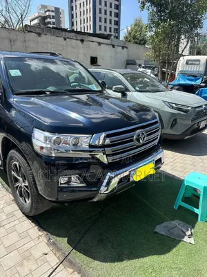 Photo - Toyota Land Cruiser 4.5 V8 VXR 2016 Blue