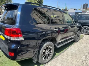 Toyota Land Cruiser 4.5 V8 VXR 2016 Blue