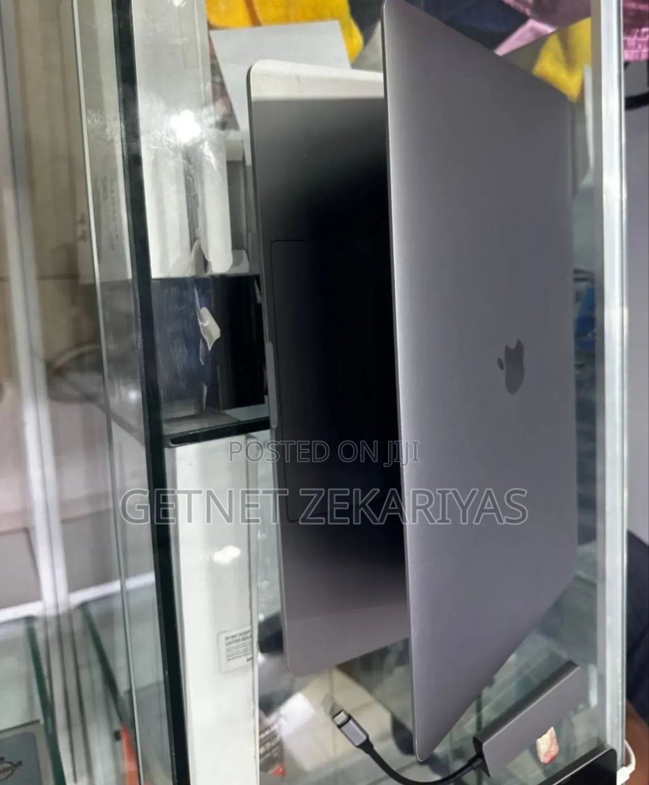 New Laptop Apple MacBook Pro 2018 16GB Intel Core I7 SSD 512GB