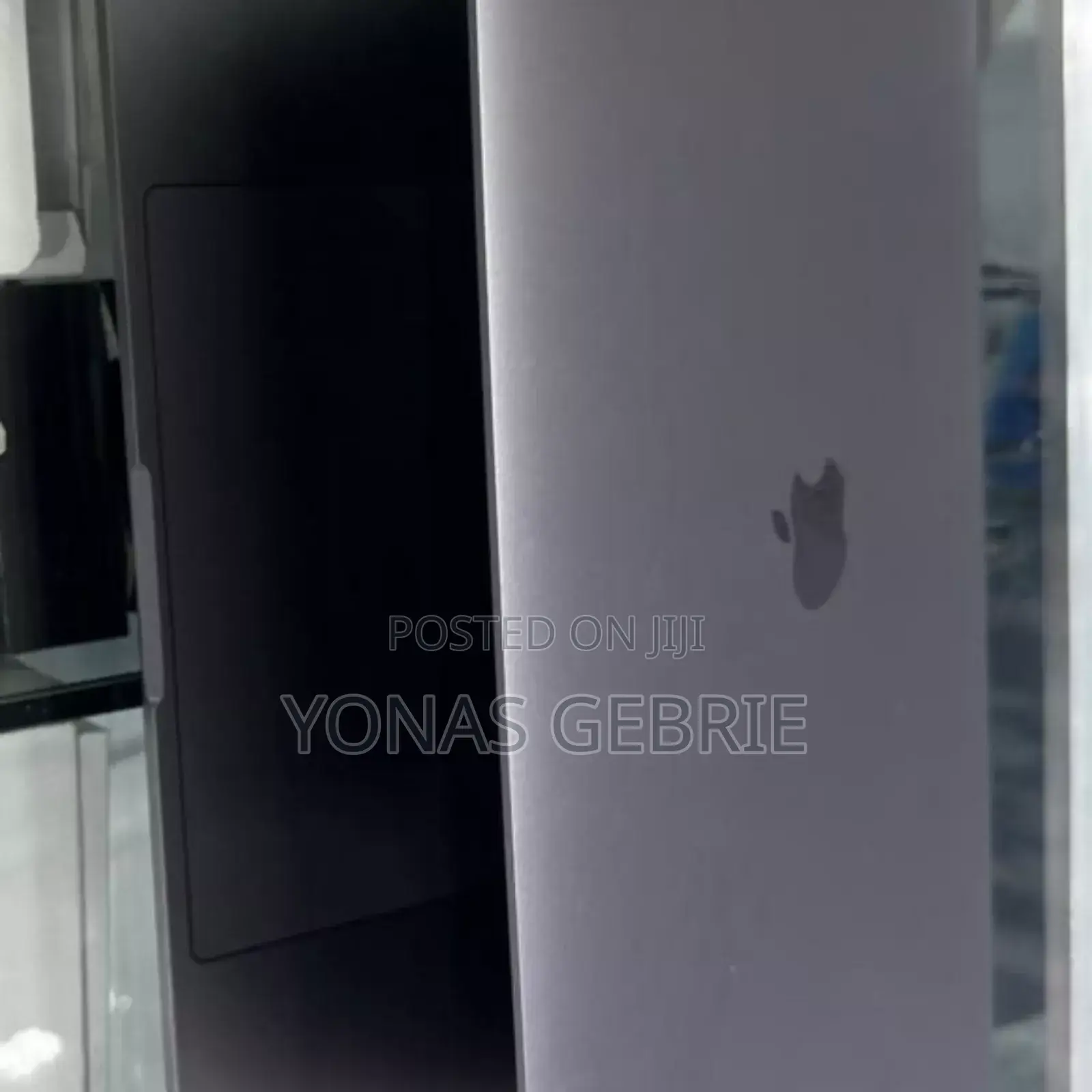 New Laptop Apple MacBook Pro 2018 16GB Intel Core I7 SSD 512GB