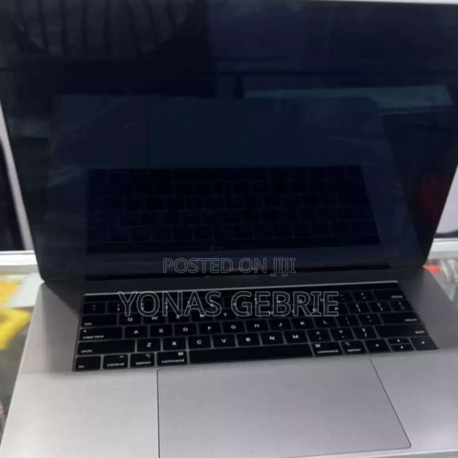 New Laptop Apple MacBook Pro 2018 16GB Intel Core I7 SSD 512GB