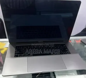 New Laptop Apple MacBook Pro 2018 16GB Intel Core I7 SSD 512GB