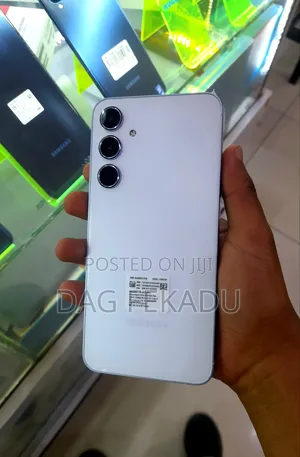 Photo - New Samsung Galaxy A55 128 GB White