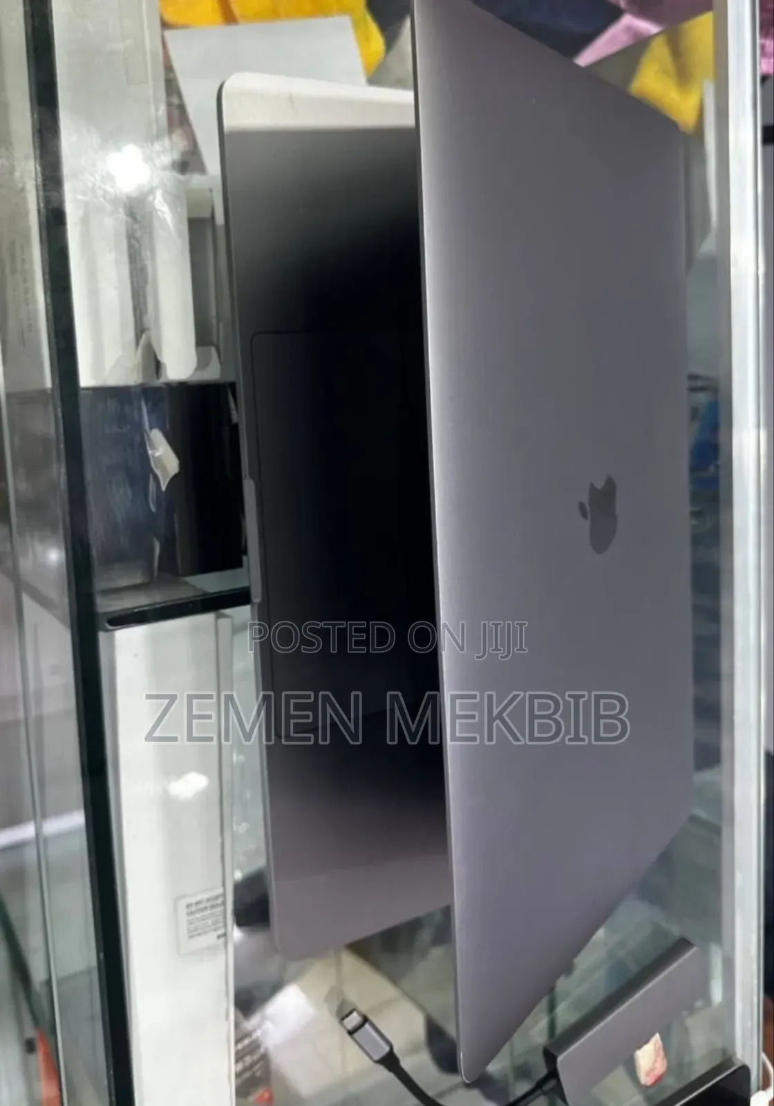 New Laptop Apple MacBook Pro 2018 16GB Intel Core I7 SSD 512GB