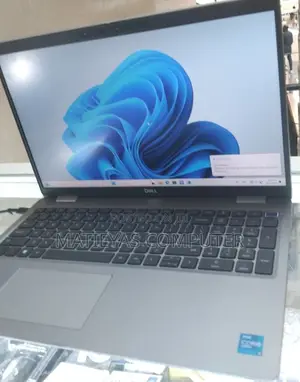 New Laptop Dell Latitude 15 3560 16GB Intel Core I5 SSD 256GB