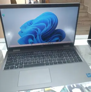 New Laptop Dell Latitude 15 3560 16GB Intel Core I5 SSD 256GB