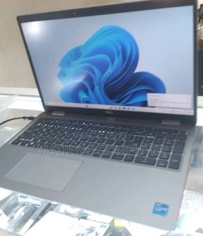 New Laptop Dell Latitude 15 3560 16GB Intel Core I5 SSD 256GB