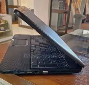 New Laptop Toshiba Satellite C850 4GB Intel Core I3 HDD 500GB