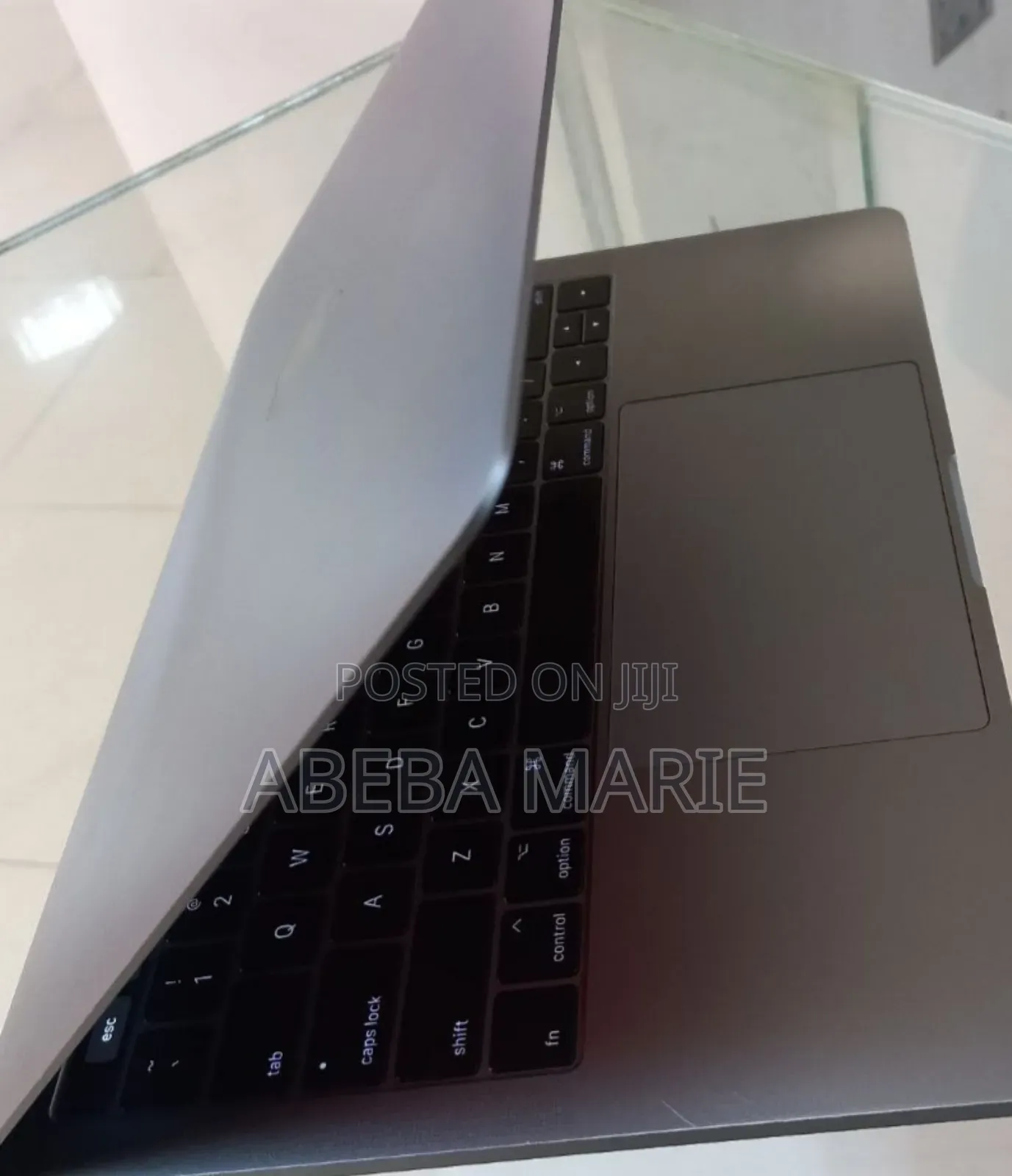 New Laptop Apple MacBook Pro 2017 8GB Intel Core I5 SSD 256GB