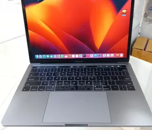 New Laptop Apple MacBook Pro 2017 8GB Intel Core I5 SSD 256GB