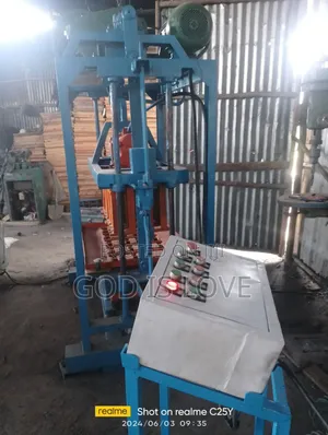 ብሎኬት ማሽን Block Making Machine