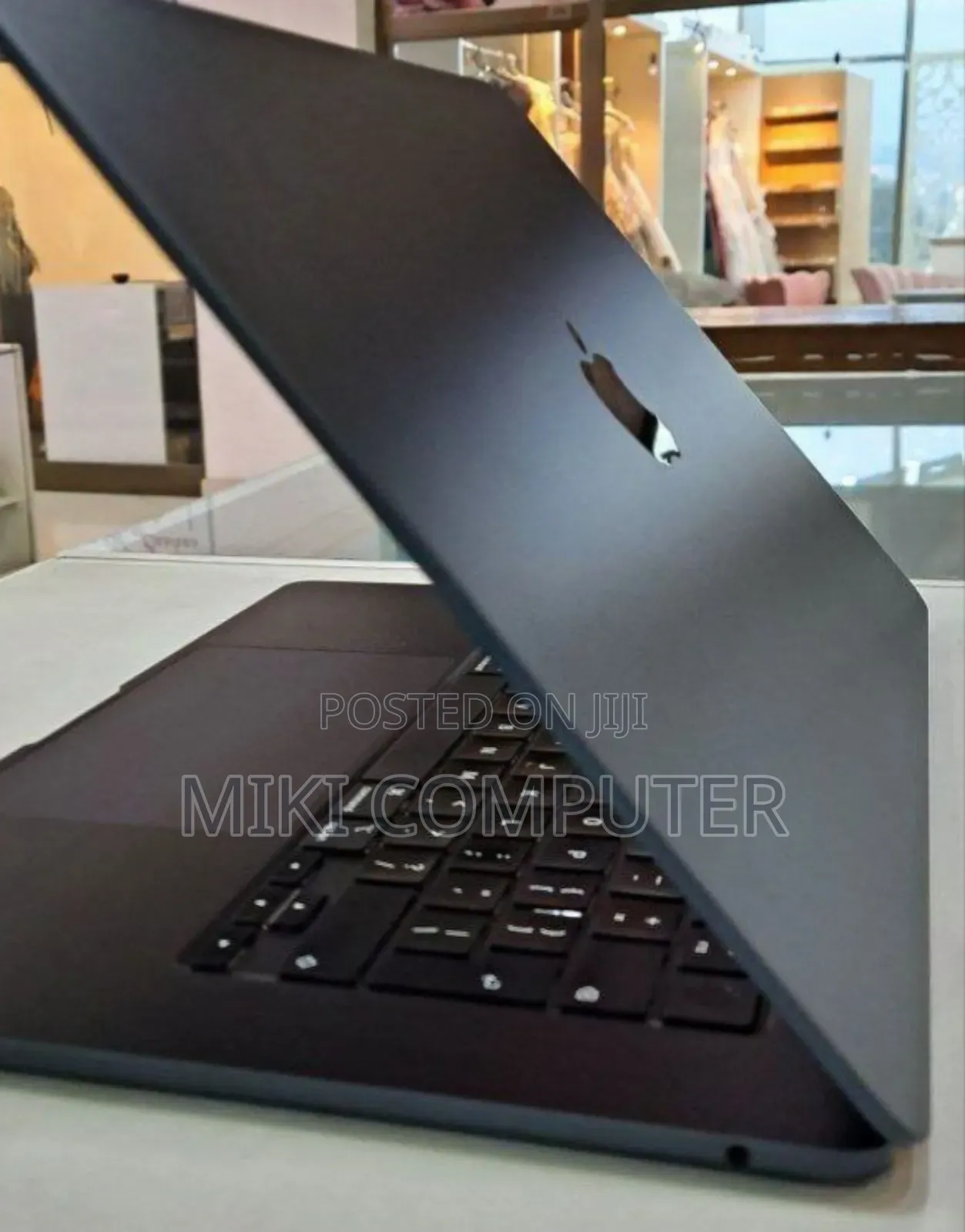 New Laptop Apple MacBook Air 2022 M2 8GB Intel SSD 512GB