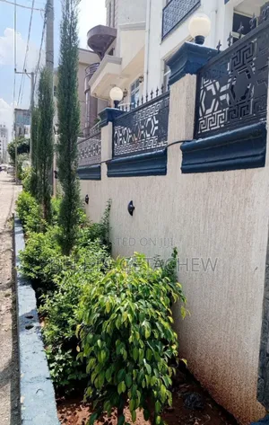 5bdrm House in Bole Bulbula, G+2 for sale