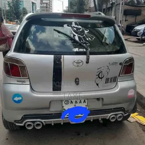 Toyota Vitz 2002 Silver