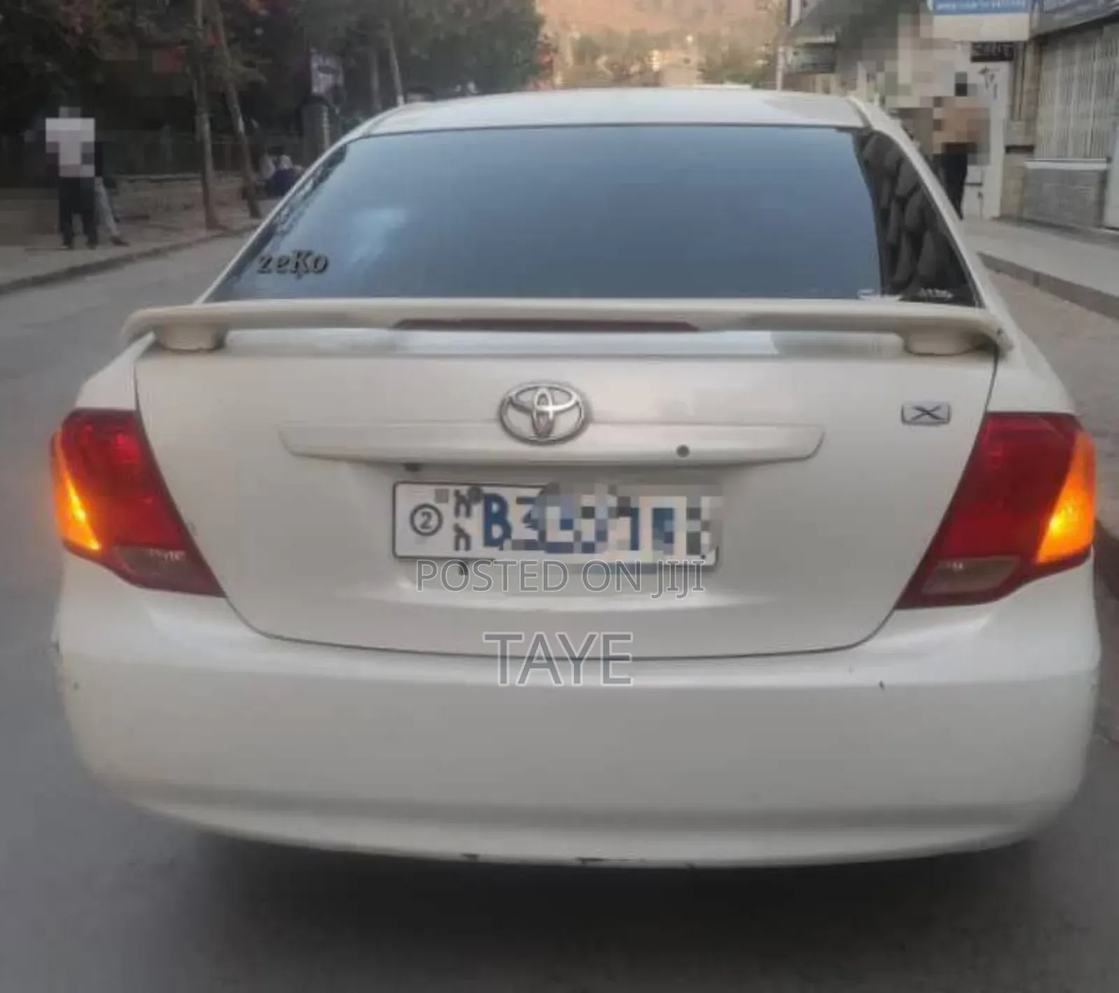 Toyota Corolla 2010 Ivory