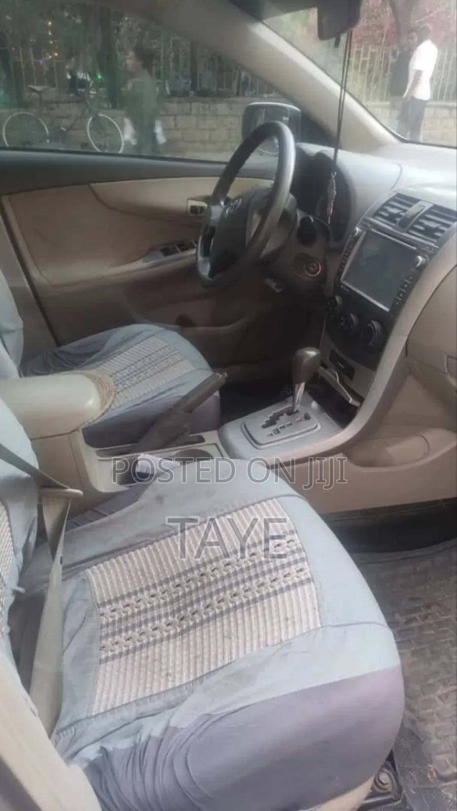 Toyota Corolla 2010 Ivory