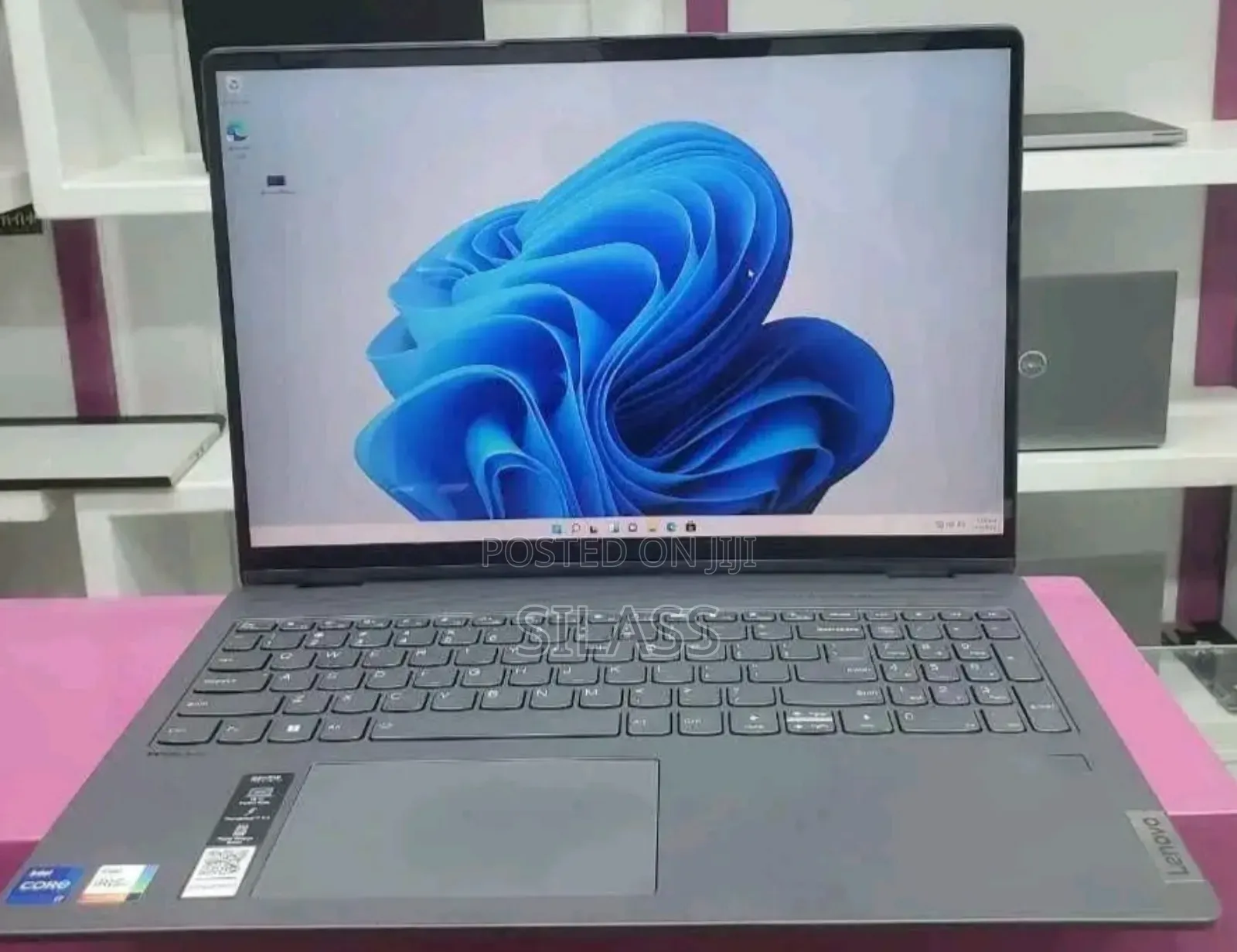 New Laptop Lenovo Flex 5 16GB Intel Core I7 SSD 512GB