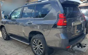 Photo - New Toyota Land Cruiser Prado 2023 Gold