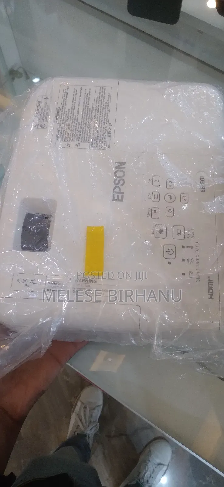 New Brand EB-E01 Projector With Carton