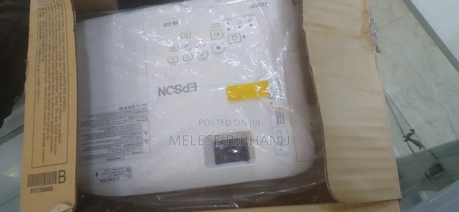 New Brand EB-E01 Projector With Carton