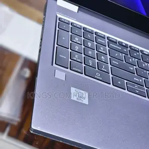 New Laptop HP ZBook Firefly G8 16GB Intel Core I7 SSD 512GB