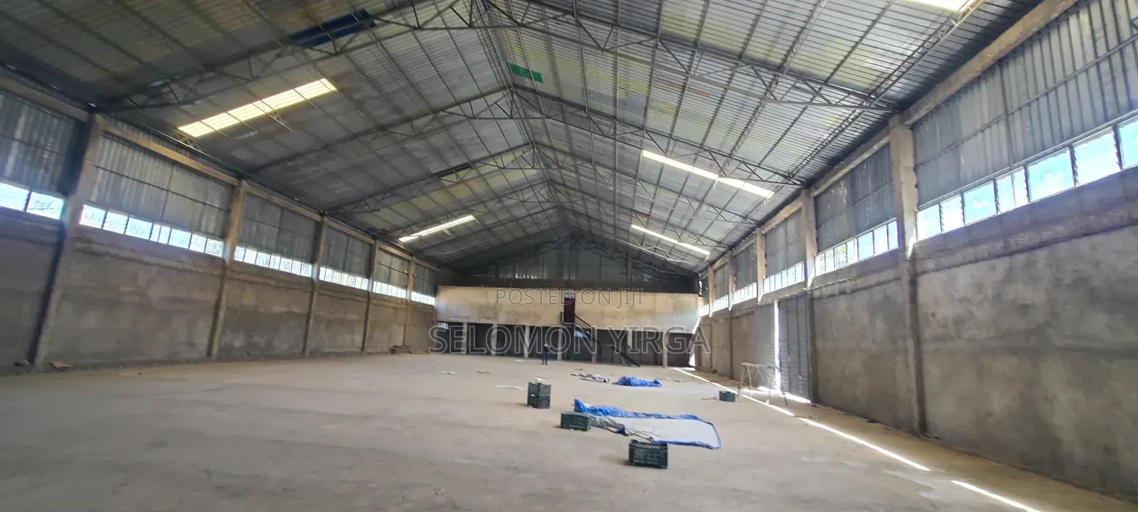 የሚከራይ መጋዘን