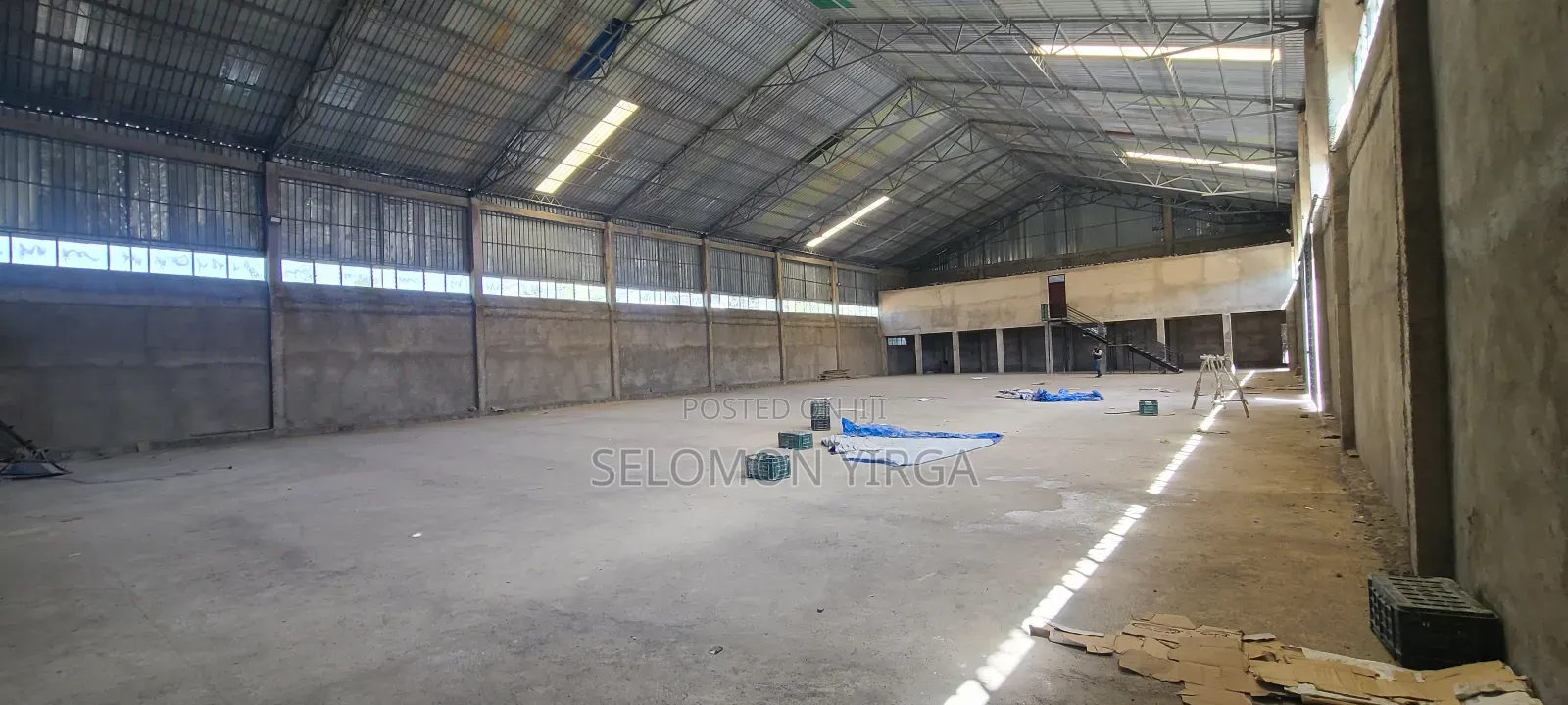 የሚከራይ መጋዘን