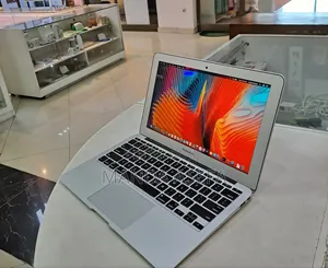 New Laptop Apple MacBook 2011 4GB Intel Core I5 SSD 128GB